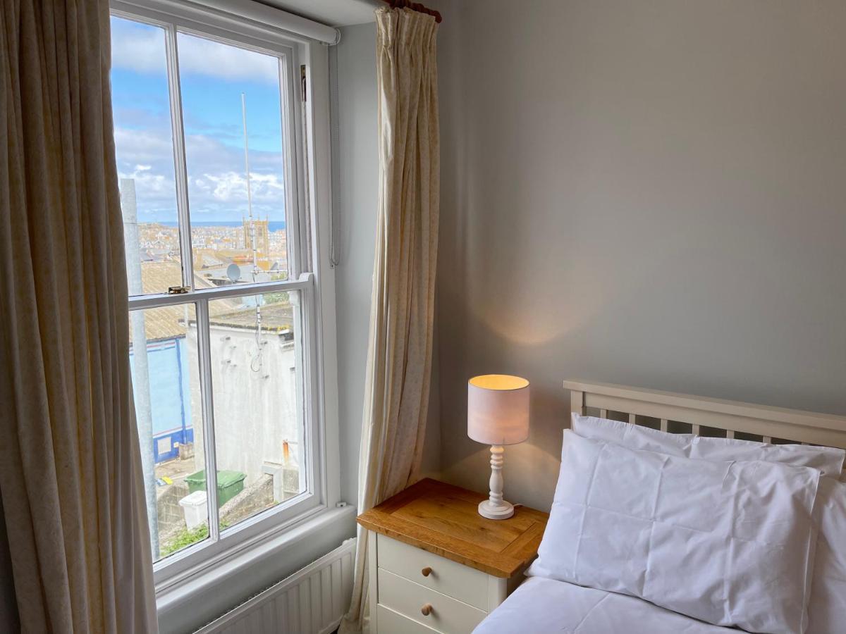 37 Trenwith Place, Charming Family Home & Garden! St Ives Eksteriør billede